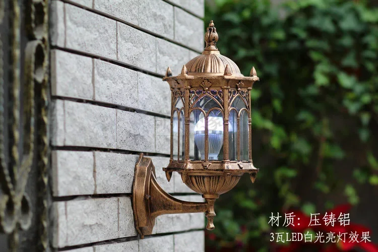 Lampada da parete per esterni  - Outdoor Lighting Mediterranean Style recensione e prezzo
