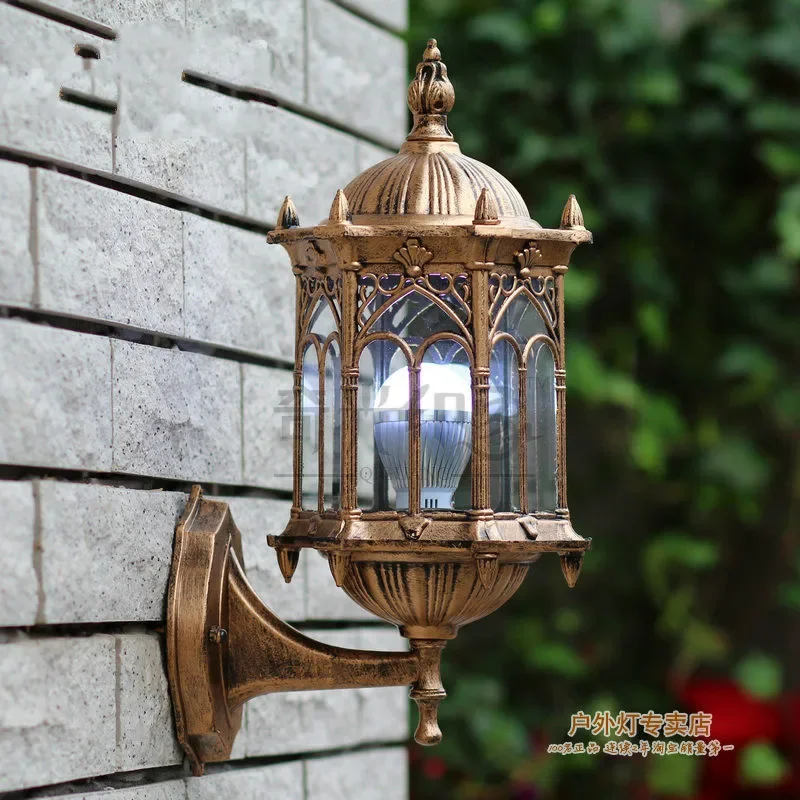 Lampada da parete per esterni  - Outdoor Lighting Mediterranean Style recensione e prezzo